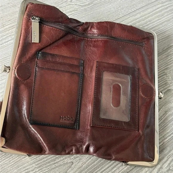 HOBO Lauren brown leather double frame wallet/clutch. HOBO International brand. - Picture 6 of 16